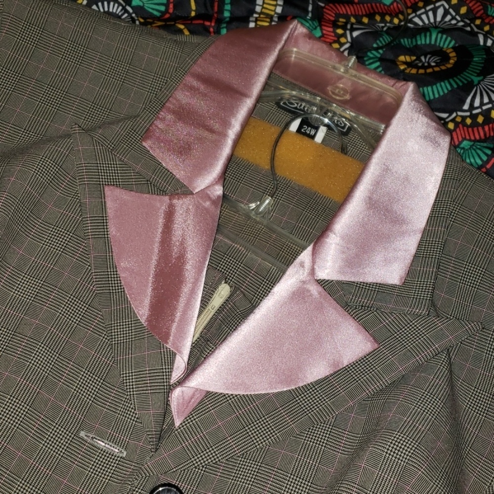 Grey and pink Plaid skirt suit